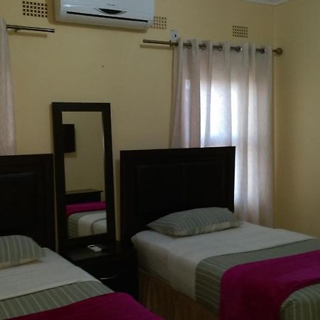 Cypress Executive Lodge Ливингстън Екстериор снимка