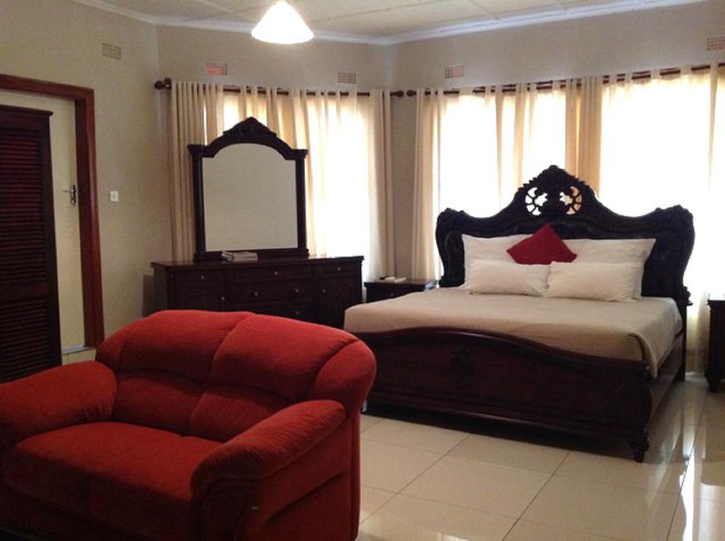 Cypress Executive Lodge Ливингстън Екстериор снимка