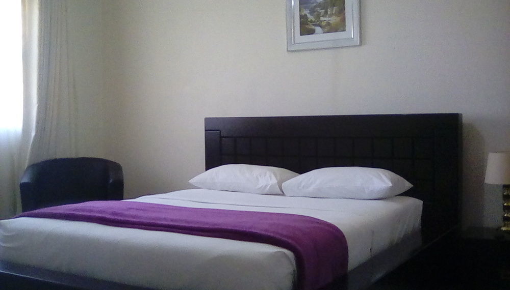 Cypress Executive Lodge Ливингстън Екстериор снимка